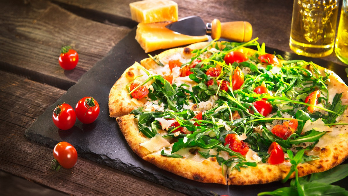 Kamień do pizzy — dlaczego warto używać go w kuchni? Wyjaśniamy!