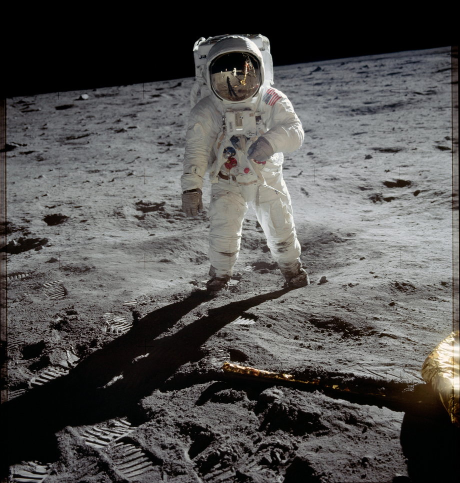 Buzz Aldrin na Księżycu.