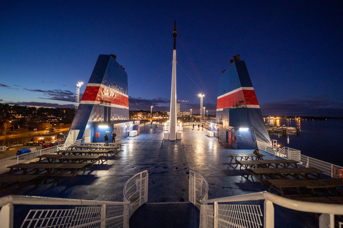 Pokład promu Wawel, stojącego w porcie w Gdańsku