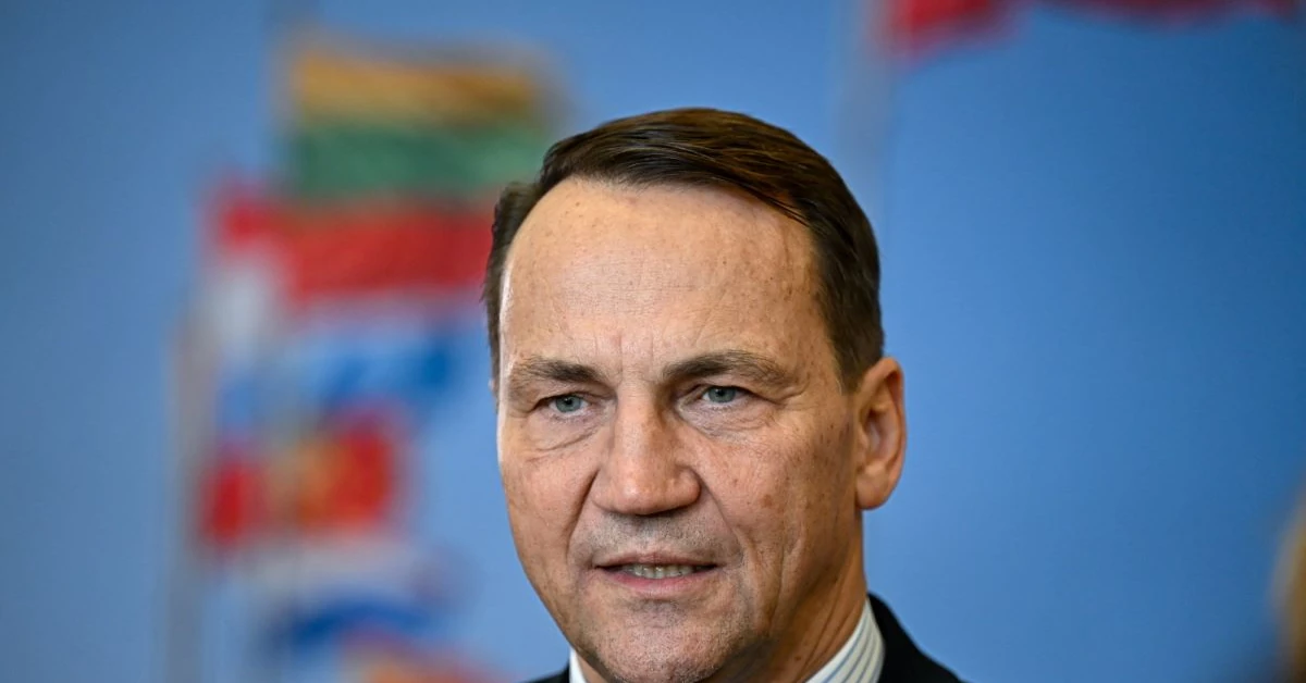 Sikorski: Płacimy za wojnę w Ukrainie, USA nie płacą już prawie nic