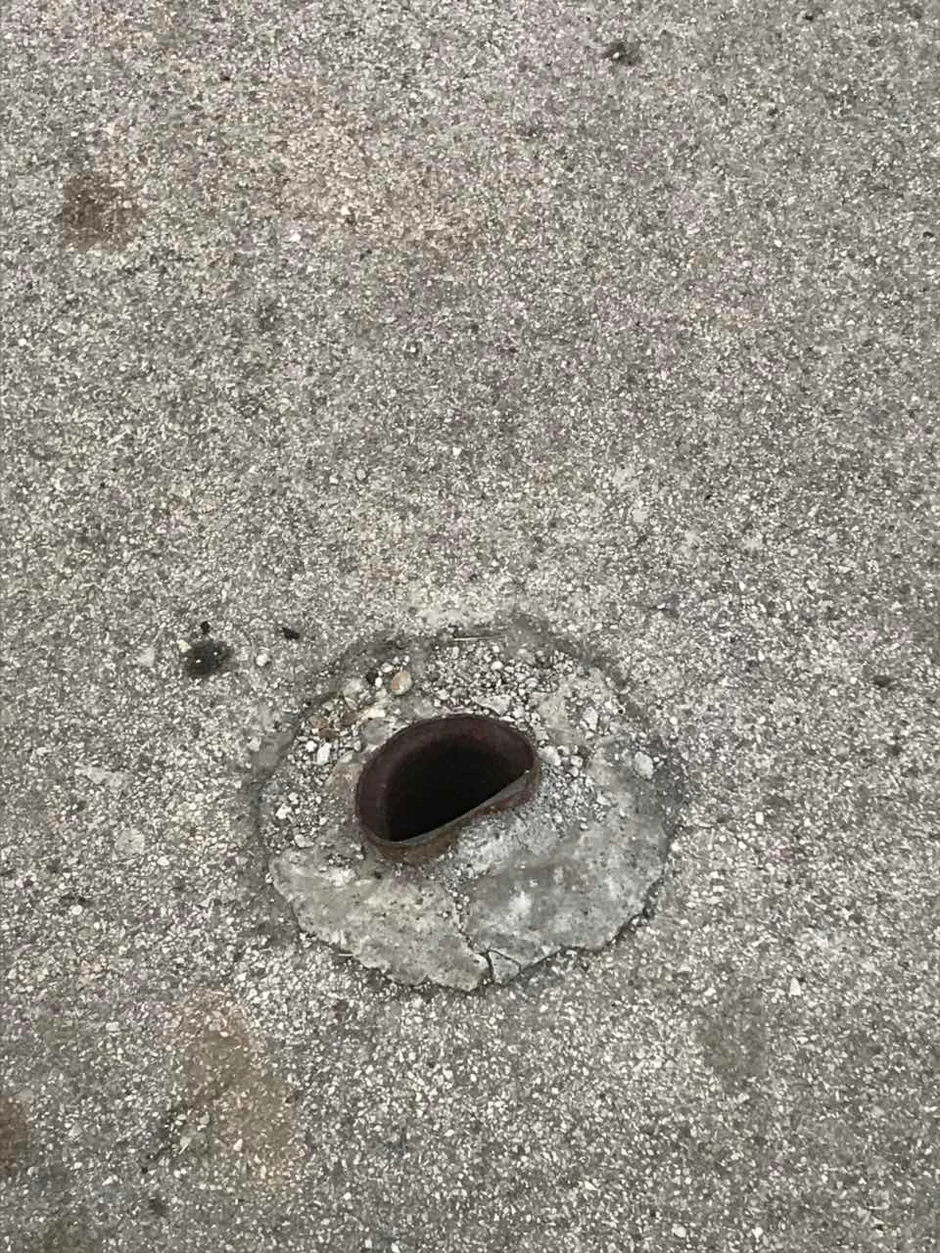 Neko je iščupao stub