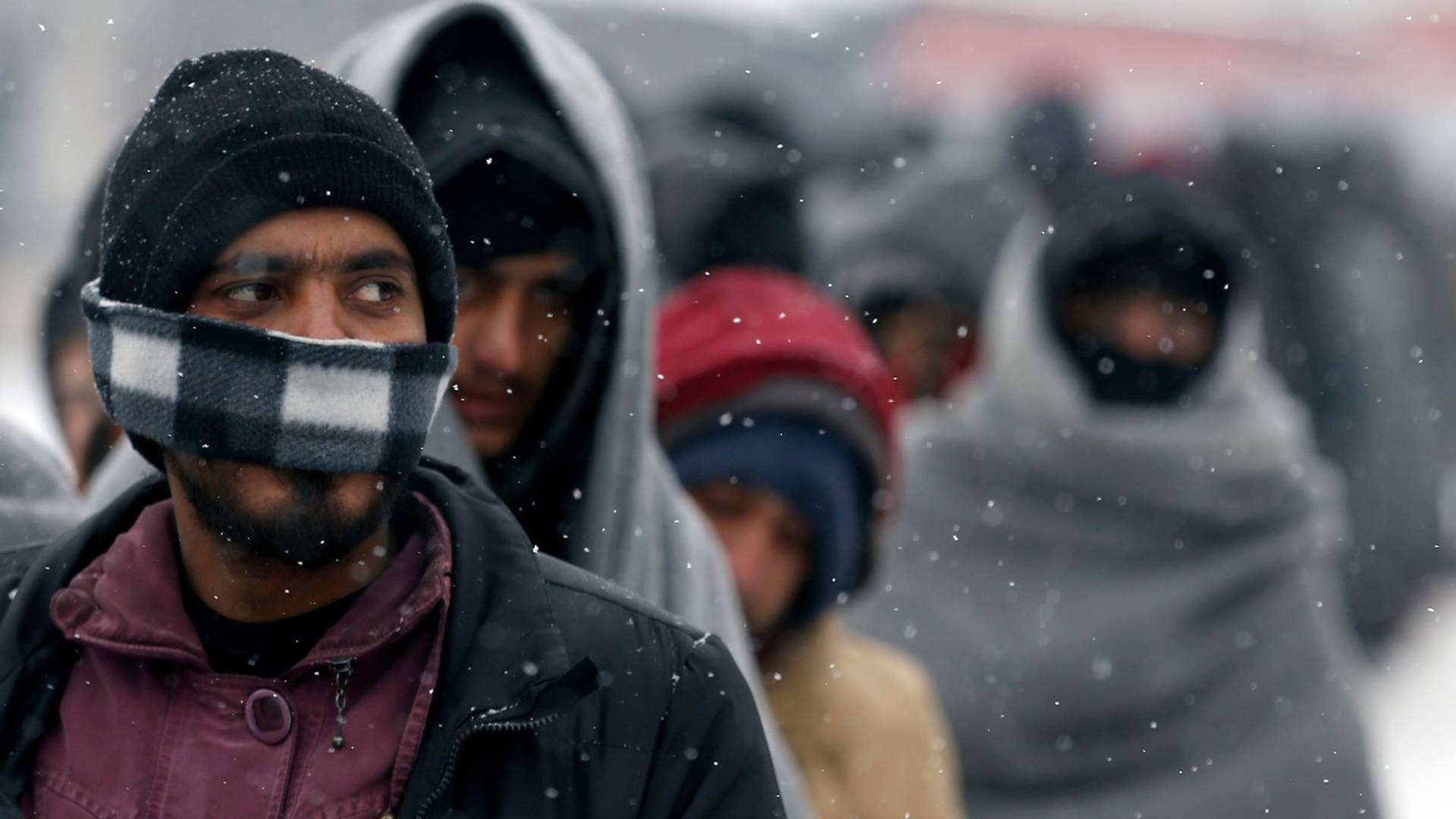 Novak će nekako rešiti problem sa vizom, ali šta ćemo sa azilantima i migrantima koji sede zatvoreni na aerodromu u Beogradu