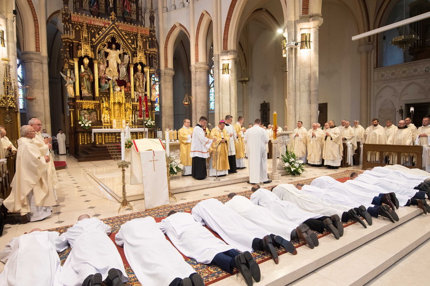 Pierwsze w historii łódzkiego kościoła święcenie diakonatu stałeg