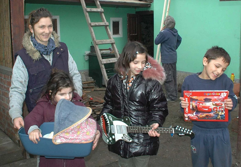 Majka Branka s Dijanom Ivom, Marijom i Kristijanom