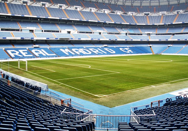 Stadion piłkarski Estadio Santiago Bernabeu, należący do madryckiego klubu Real Madryt. Fot. Shutterstock