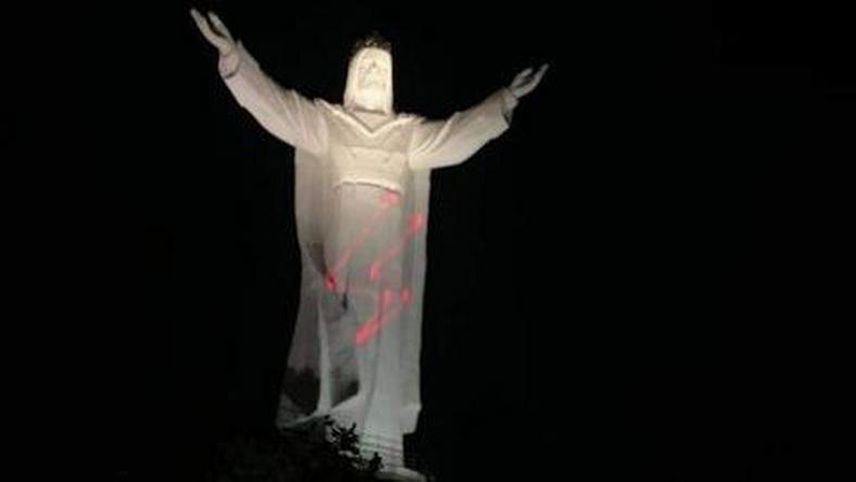 Wyświetlili piorun na pomniku Chrystusa Króla w Świebodzinie. Interweniowała policja