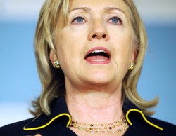 USA naciskają coraz mocniej. Clinton uderza w reżim