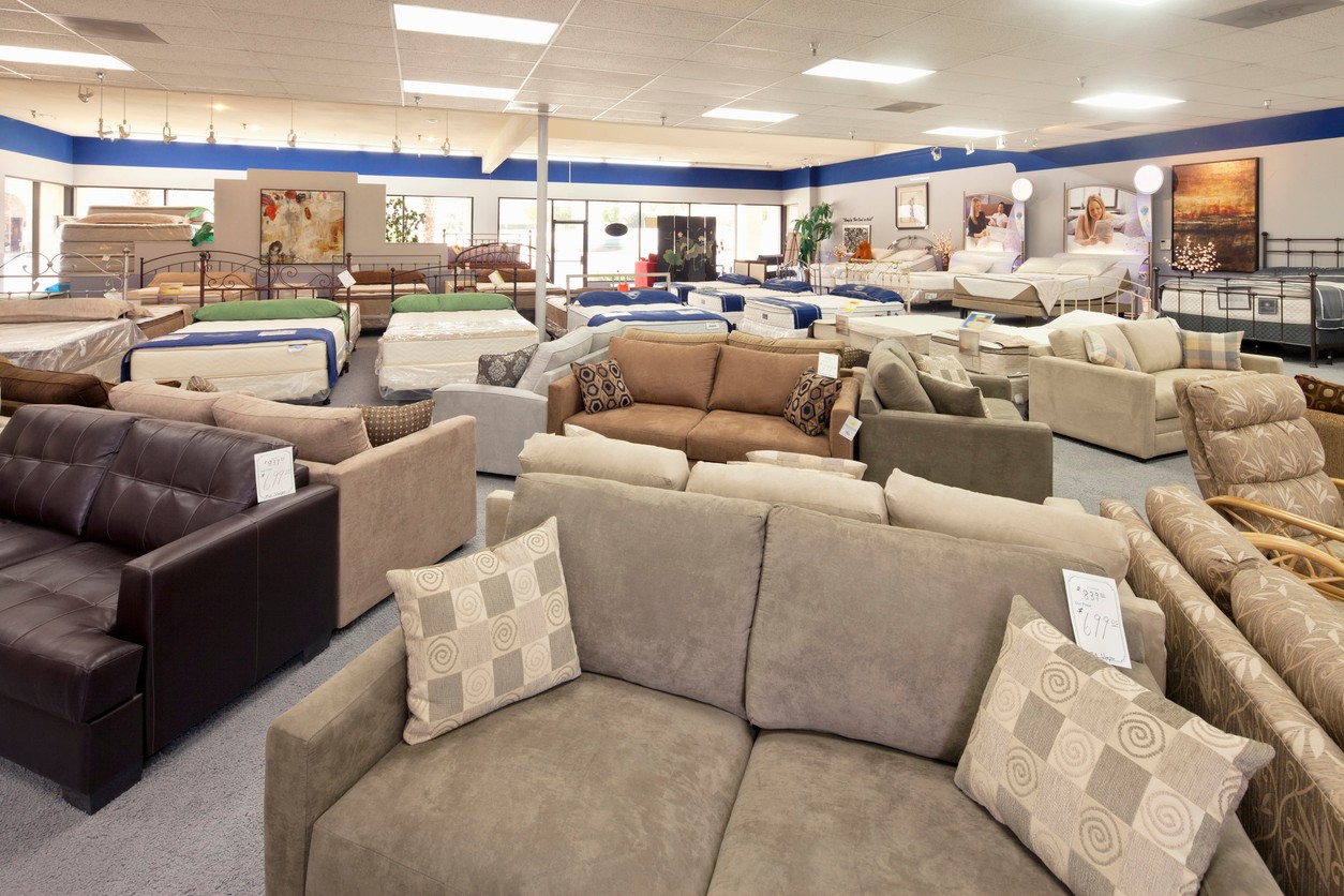 Nikto netúži po tom, aby jeho domov pôsobil ako neosobný showroom z katalógu nábytkového reťazca.