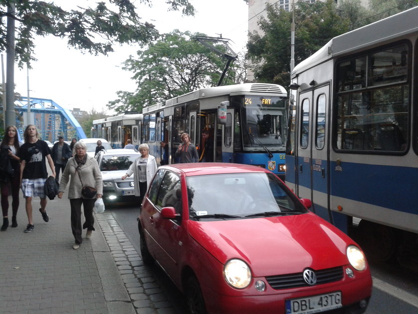 Tramwaj 24 na ul. Podwale we Wrocławiu