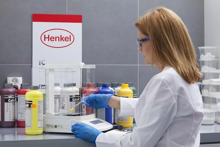 Henkel AG & Co 