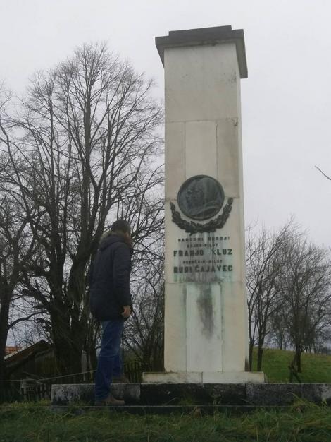 Spomenik partizanskim pilotima u Međuvođu