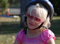 W trosce o wzrok dziecka: jak wybrać okulary przeciwsłoneczne dla malucha?