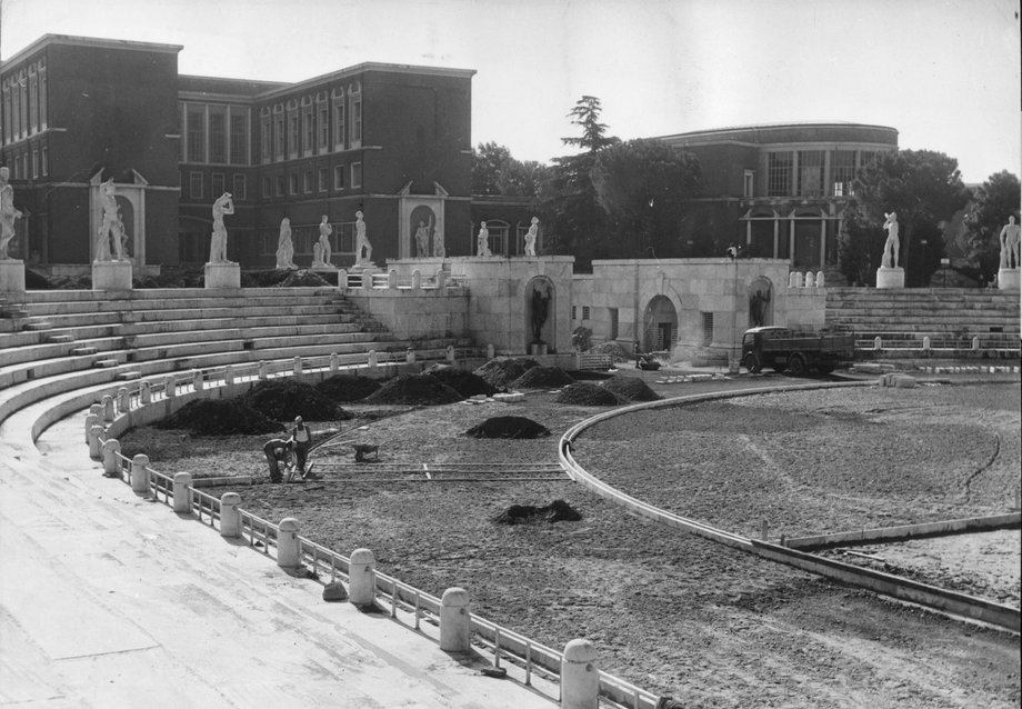 1960 rok, Rzym: Zdjęcie zrobiono trzy lata przed igrzyskami w trakcie budowy stadionu