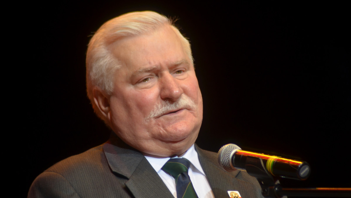 B. prezydent Lech Wałęsa złożył kondolencje Chrześcijańskiemu Ruchowi Wyzwolenia w związku ze śmiercią Oswaldo Paya. Wałęsa podkreślił siłę odwagi, determinacji i ducha walki, jakie cechowały kubańskiego opozycjonistę, który zginął w wypadku samochodowym 21 lipca.