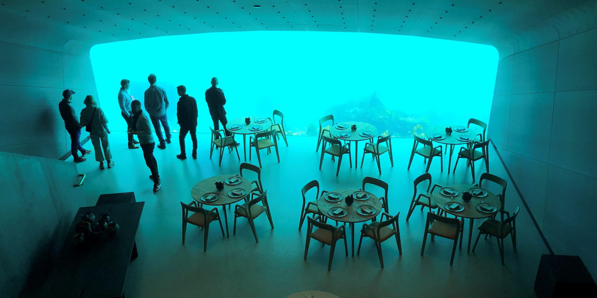 Tak wygląda podwodna restauracja. Widok robi wrażenie