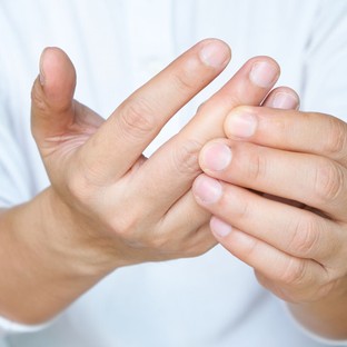 Zsibbad a mutatóujjam és a gyűrűsujjam legvége – hová forduljak? Az orvos válaszol