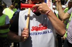 Związkowcy Poczty Polskiej: Zarząd chce zwolnić 10 tysięcy osób