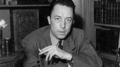 Albert Camus. Zdjęcie wykonane w domu pisarza 13 czerwca 1947 r.