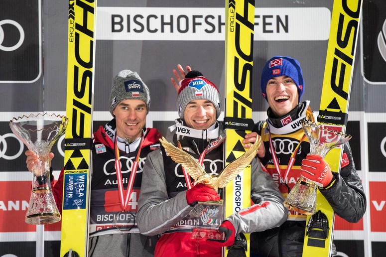 Wielka wpadka z polskim hymnem. Stoch i Żyła na podium poczuli się ...