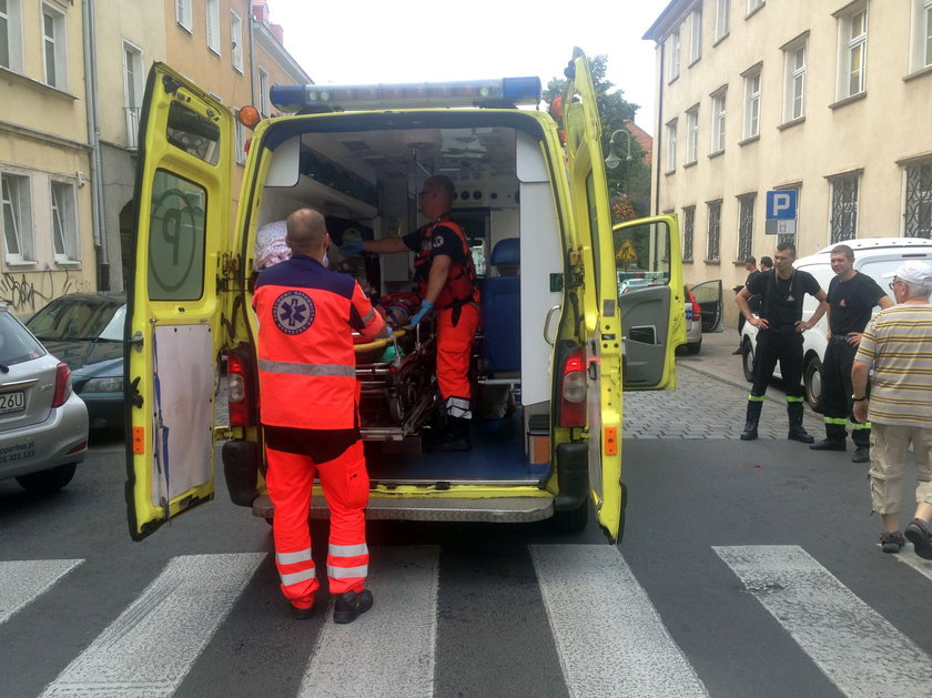 Wypadek w Opolu. Babcia z wnuczką potrącone na pasach