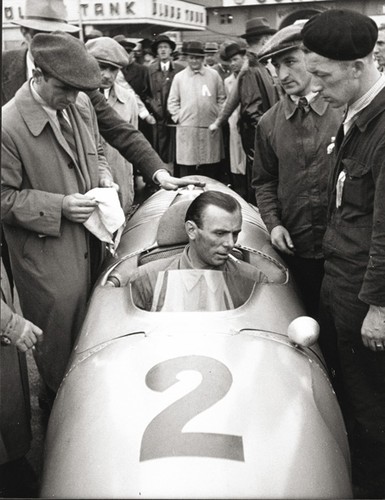 W 1934 roku zaczęła obowiązywać nowa formuła wyścigów, która pozwalała konstruktorom na maksymalną masę samochodów (ważonych bez paliwa) do 750 kg, lecz dopuszczała nieograniczoną pojemność silnika oraz dowolny rodzaj paliwa. Za kierownicą Achille Varzi w modelu Typ C