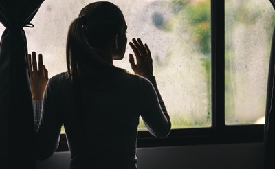 Prof. Flisiak: Kwarantanna nie spełnia swego zadania, powinniśmy z niej zrezygnować [WYWIAD]