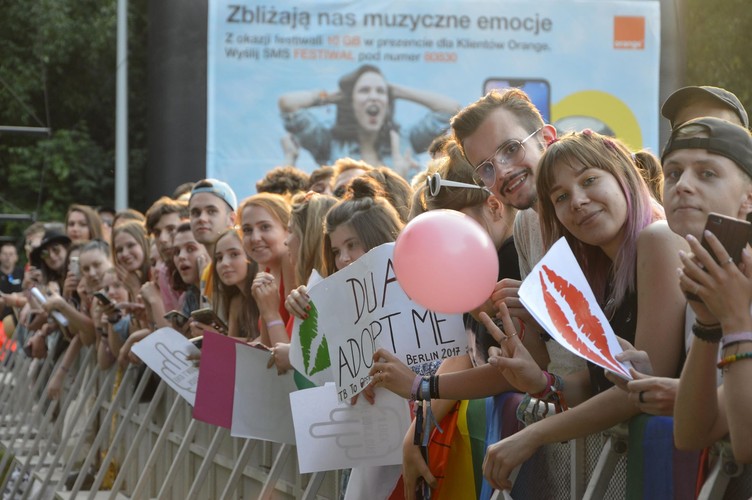 Tłum fanów podczas Orange Warsaw Festival. 1 czerwca 2018