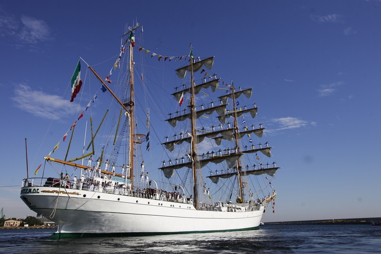 Żaglowiec ARM Cuahtemoc zawinął do portu w Gdyni