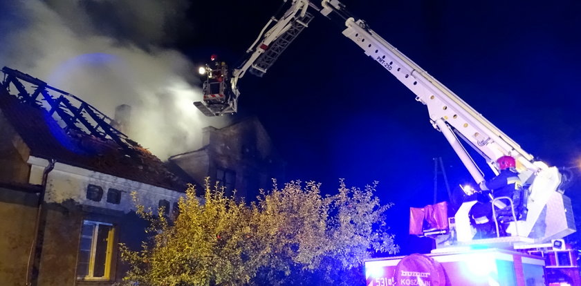 Matka z dziećmi spłonęli w pożarze domu FILM