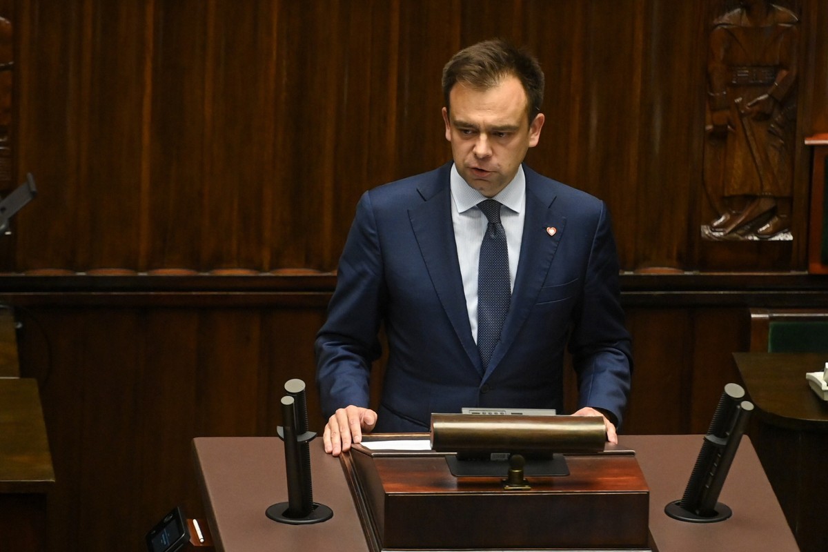 Minister finansów Andrzej Domański na sali Sejmu, w Warszawie. Niższa izba parlamentu zajęła się m.in. rządowym projektem ustawy o zmianie ustawy o finansach publicznych