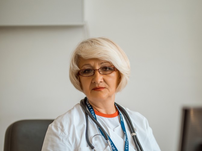 Dr Bisa Obradović