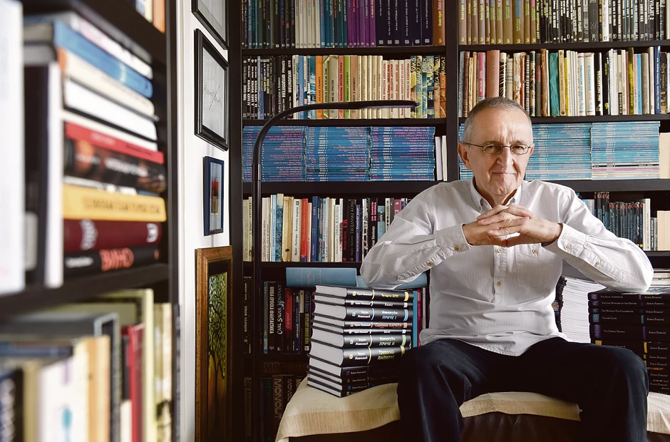 Zoran Živković među knjigama