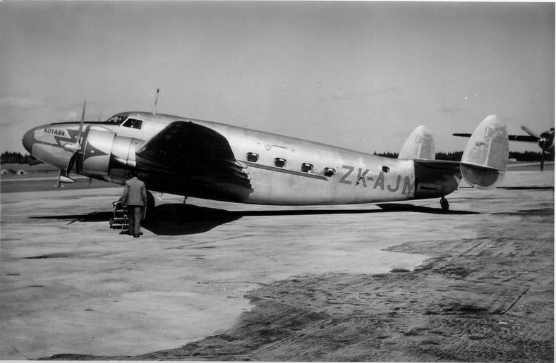 Lockheed L-18 Lodestar  