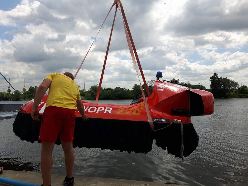 Nowoczesny poduszkowiec dla szczecińskiego WOPR-u