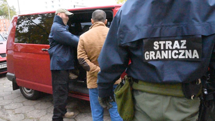 Polska Straż Graniczna przy współudziale hiszpańskiej policji pod nadzorem Europolu rozbiła międzynarodową grupę przestępczą zajmującą się przemytem ludzi. Miała ona odpowiadać za legalizację pobytu obcokrajowców na terenie Polski.