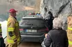 BMW-Alpina B3 Touring zakleszczona na górskim szlaku
