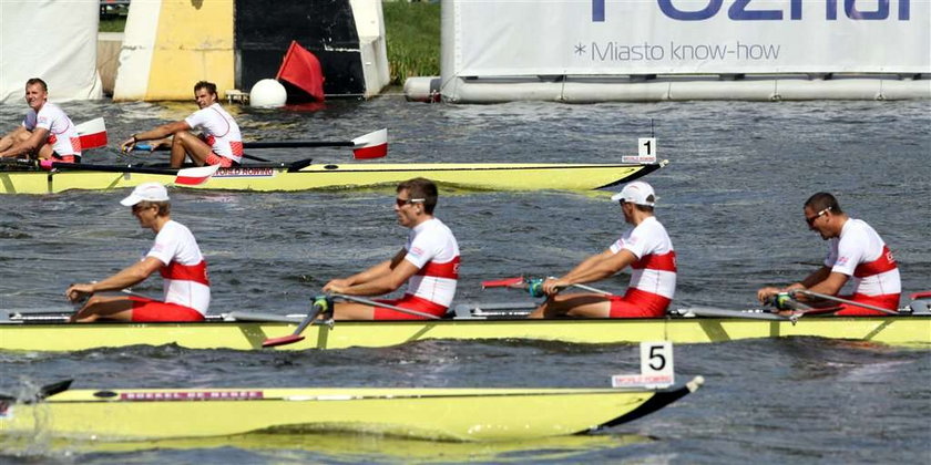 Sportowiec padł i uderzył głową w bruk