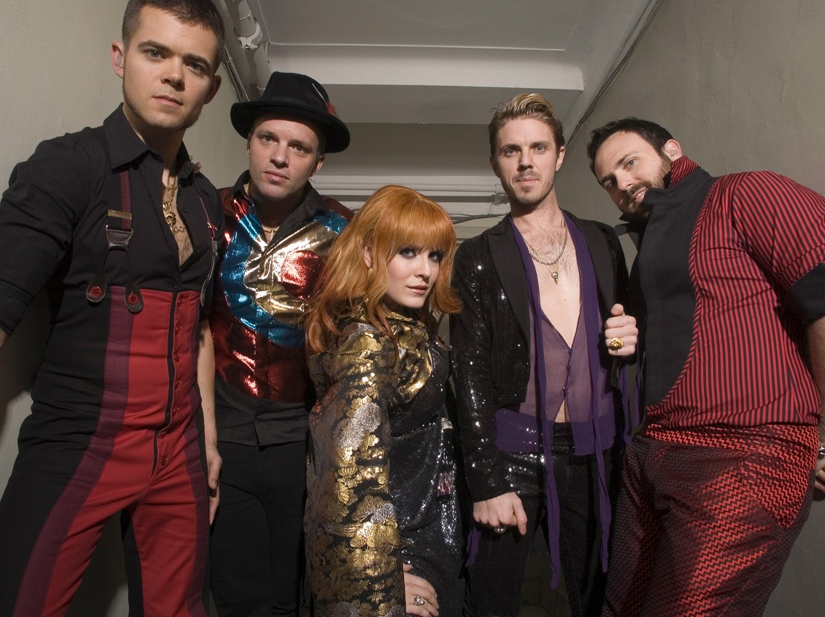 Scissor Sisters śpiewają z Fraglesami