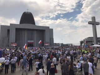 Papież włączył do grona błogosławionych kard. Stefana Wyszyńskiego i Matkę Elżbietę Czacką