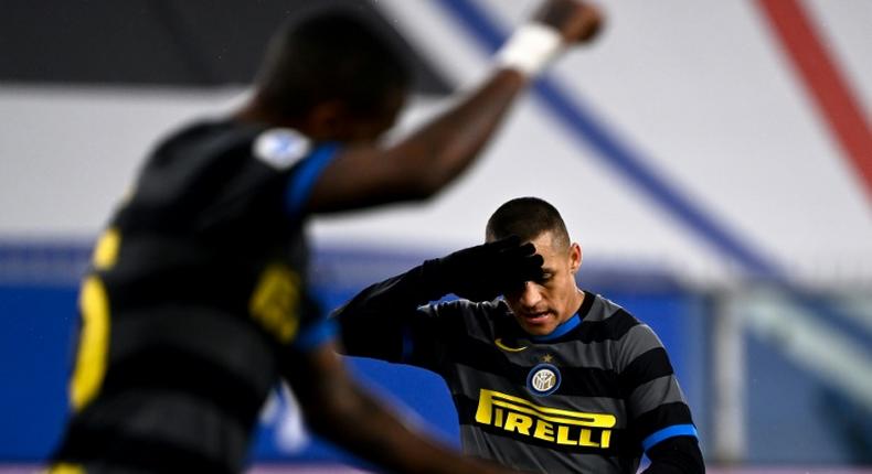 Chilean forward Alexis Sanchez missed a penalty as Inter Milan fell at Sampdoria.