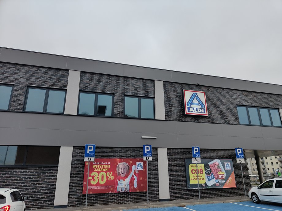 Aldi to światowy gigant rynku dyskontów. Do Polski sieć dotarła jednak późno, dopiero w 2008 r.