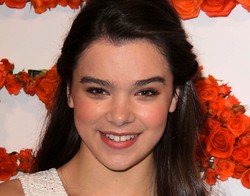 Hailee Steinfeld to nowa Julia, poznajcie też Romea