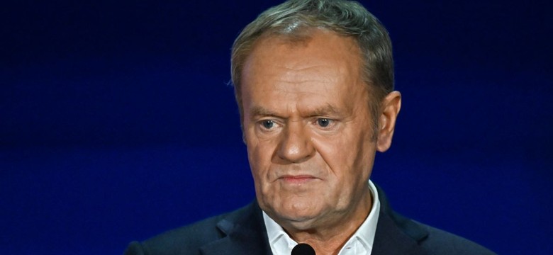 Tusk ostro komentuje incydent przed biurem PO. Wspomniał o Bąkiewiczu