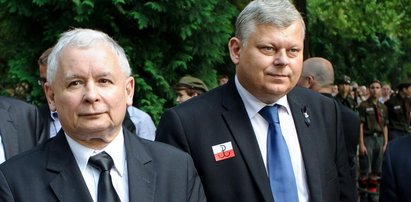 Politycy PiS zamieszani w korupcję? Dziennikarze piszą o "radomskim układzie korupcyjnym"