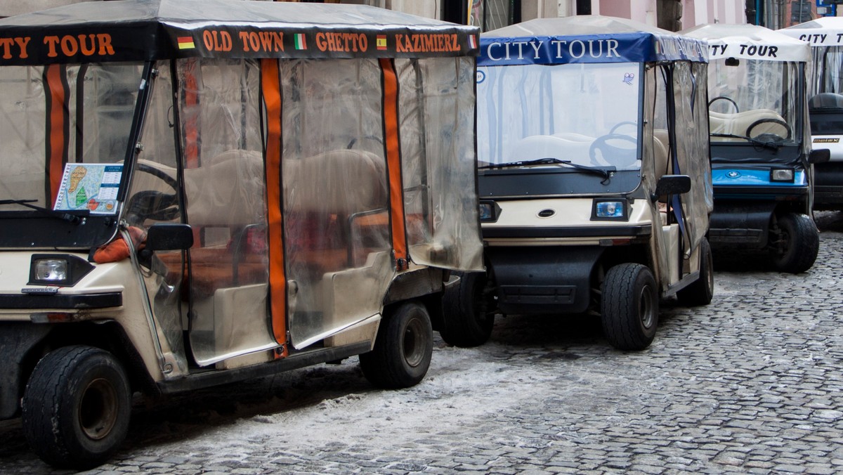 Sopot uruchomił Eko Parking buforowy przy Ergo Arenie i transport z niego meleksami na plażę i do centrum miasta – poinformowała główny specjalista z Biura Promocji i Komunikacji Społecznej Urzędu Miasta Sopotu Anetta Konopacka.