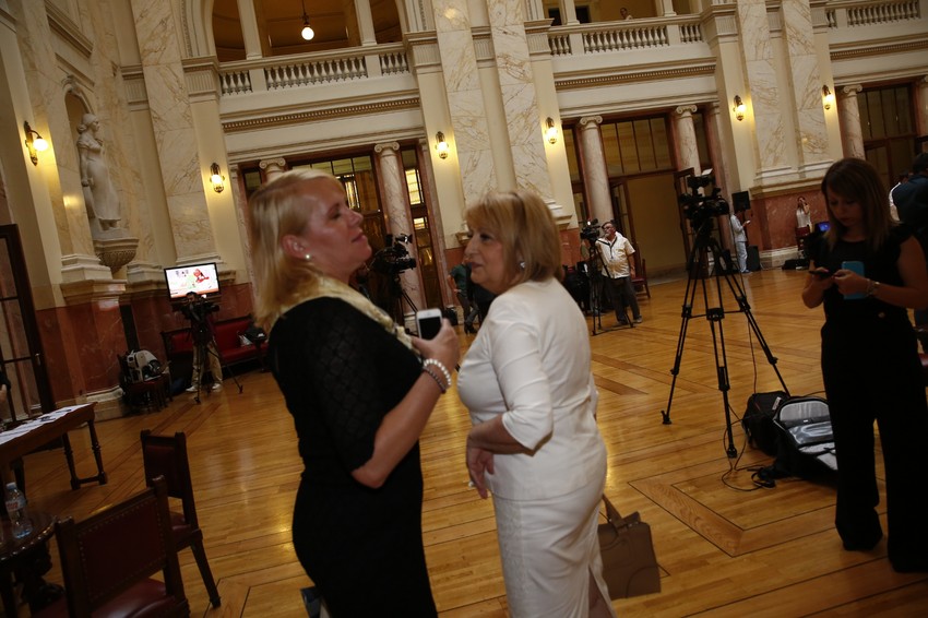 Susret u holu: Nataša Jovanović (SRS) i Slavica Đukić Dejanović (SPS)