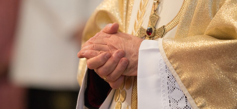 Ksiądz przez lata molestował siostrzenicę i unikał kary. Ważna decyzja sądu