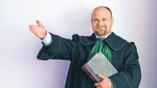 Wywołany do tablicy Andrzej Nogal odpowiada Magdalenie Czernickiej-Baszuk