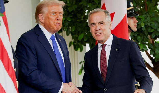 Tramp i Karni ispred Bele kuće u avgustu 2026. | Foto: Reuters/Evelyn Hockstein