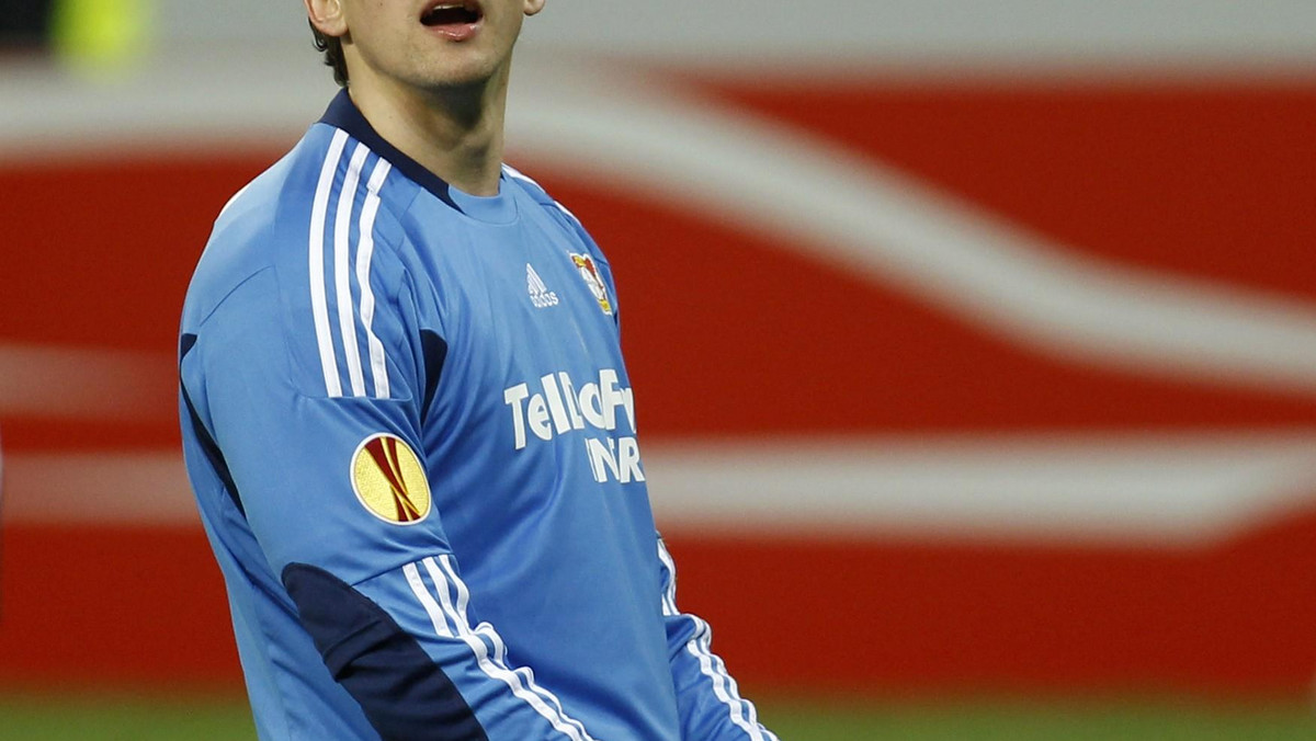 Rene Adler opuścił zgrupowanie reprezentacji Niemiec z powodu urazu mięśnia. Bramkarz Bayeru Leverkusen stracił tym samym szansę na grę w meczu eliminacji Euro 2012 z Kazachstanem i sparingu z Australią.